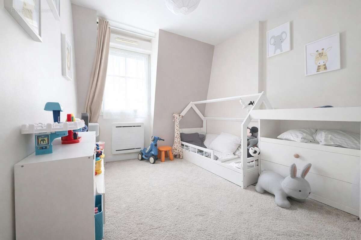 Appartement à CHARENTON-LE-PONT