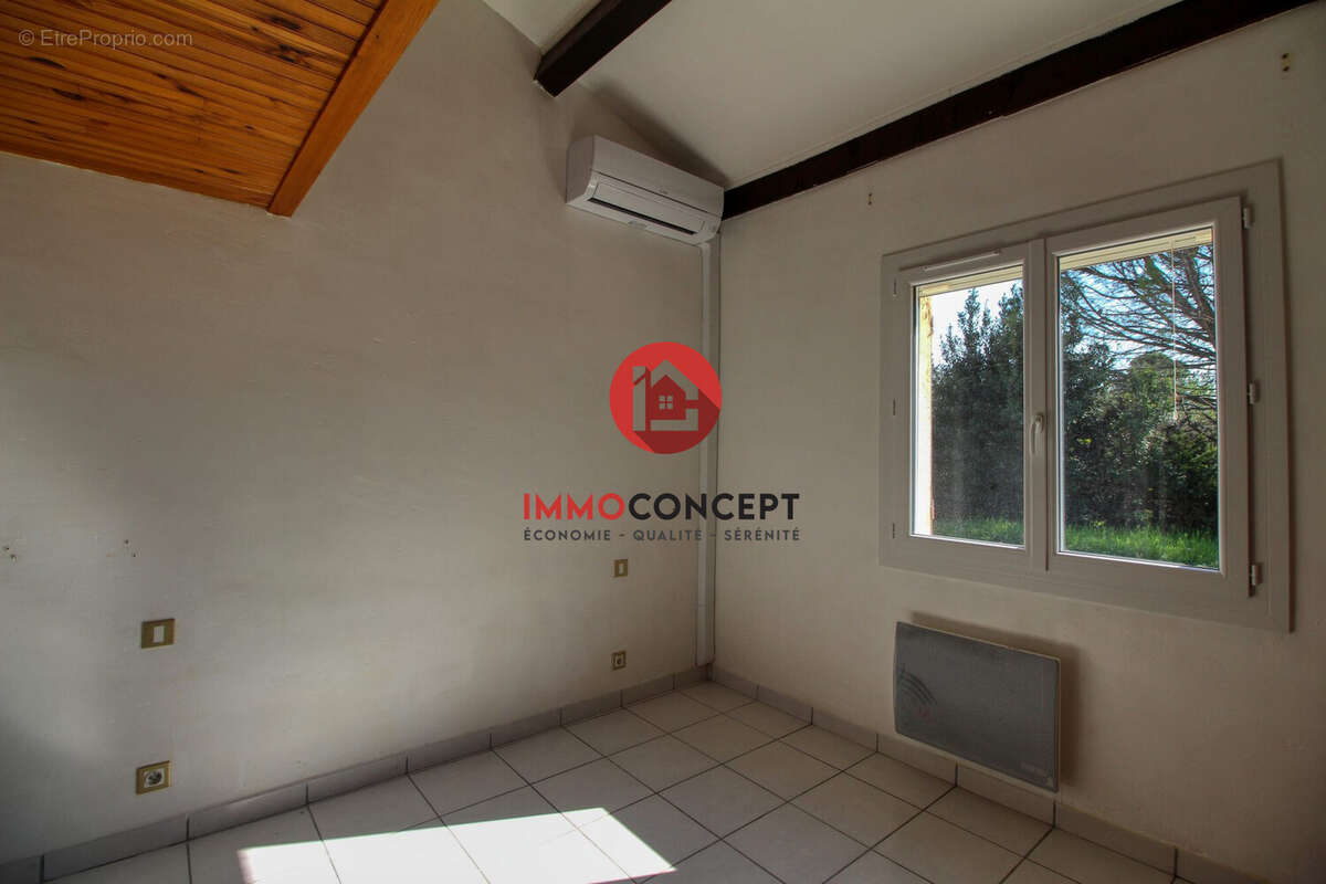 RdC: chambre - Maison à PUJAUT