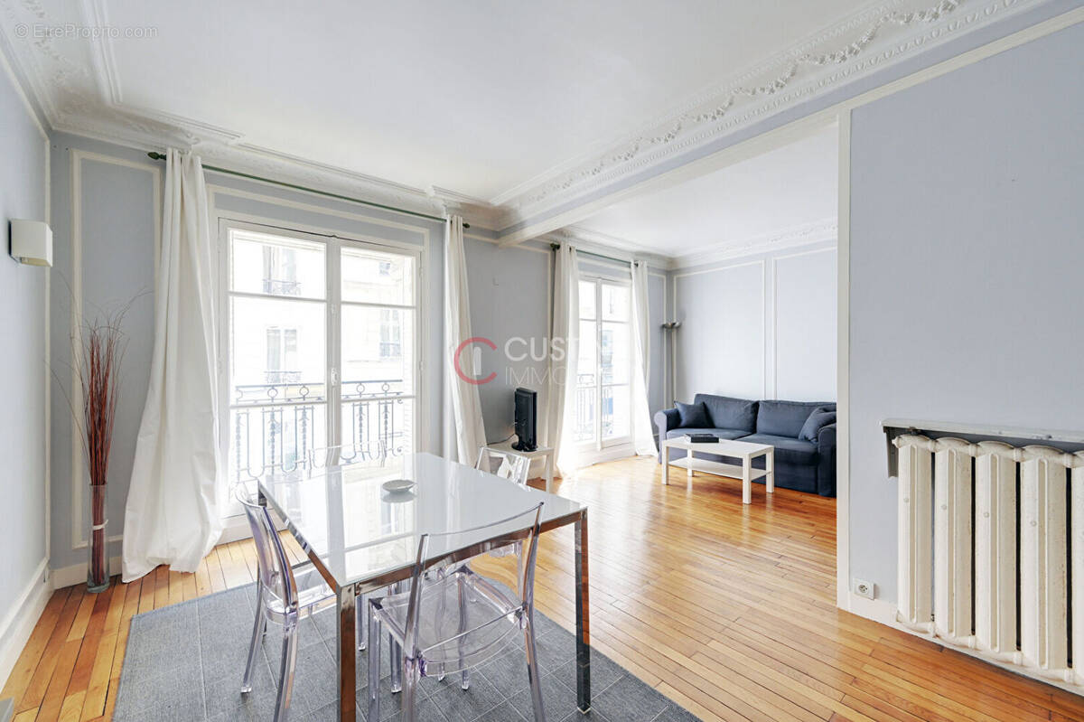 Appartement à PARIS-18E