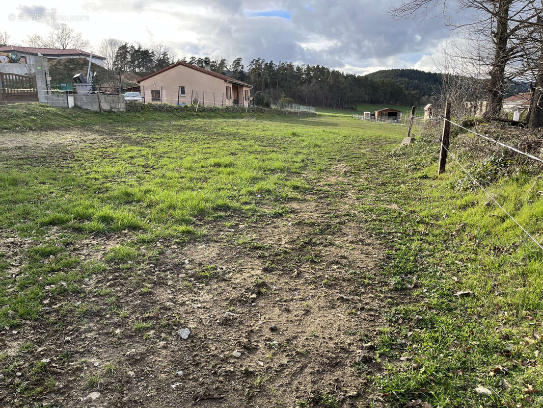 Terrain à RETOURNAC