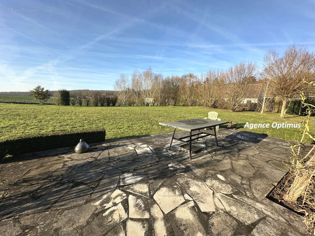 Maison à VILLETHIERRY