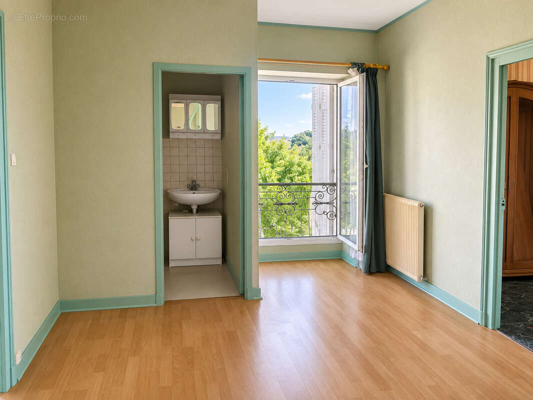 Maison de caractere de 170 m2 // preau et jardin - photo 12