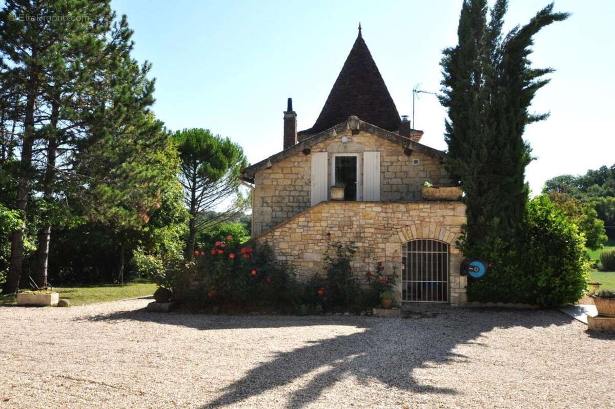 Maison à VILLENEUVE-SUR-VERE