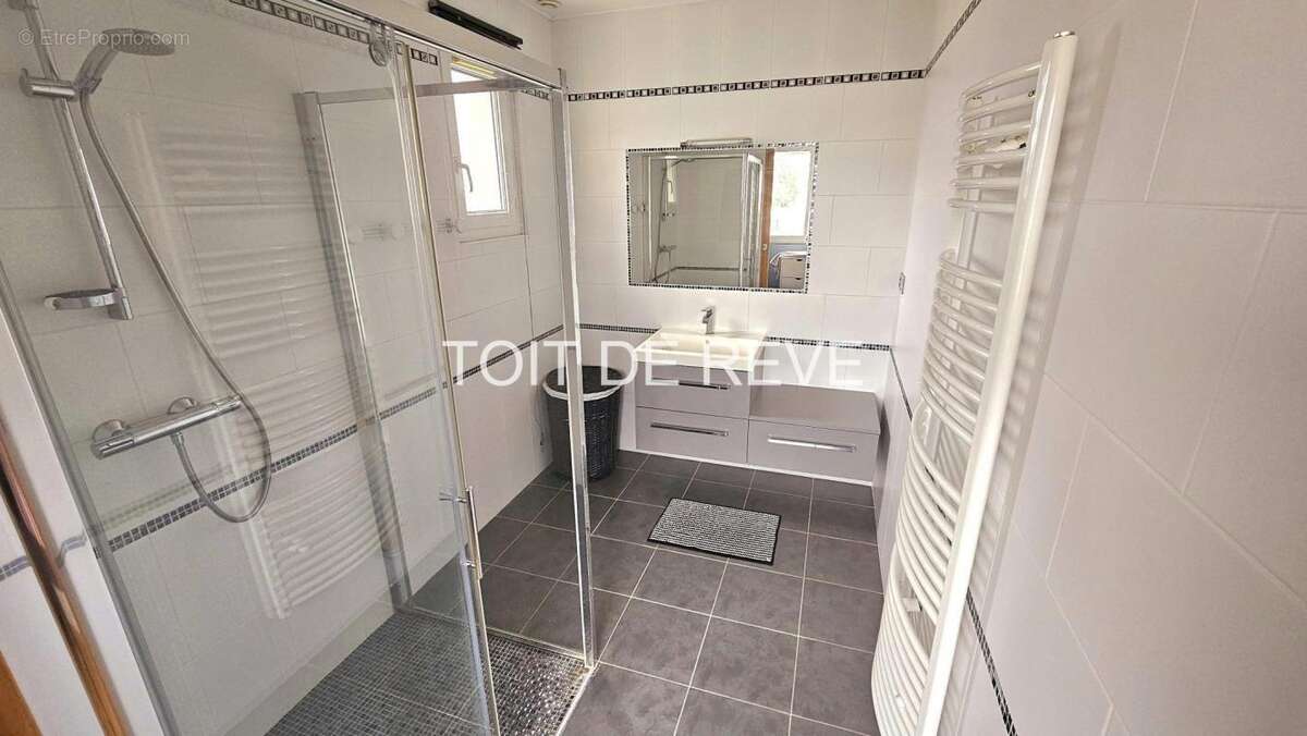 Frontignan Centre, maison T5 de 206m² sur une parcelle de 1000m² - photo 12