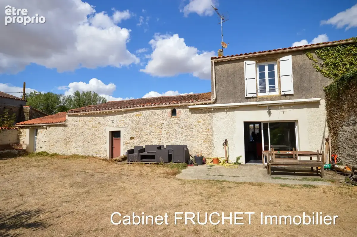 Axe CHANTONNAY - POUZAUGES - Grande maison de campagne - photo 13