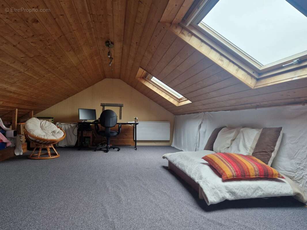 Maison à VOISINS-LE-BRETONNEUX