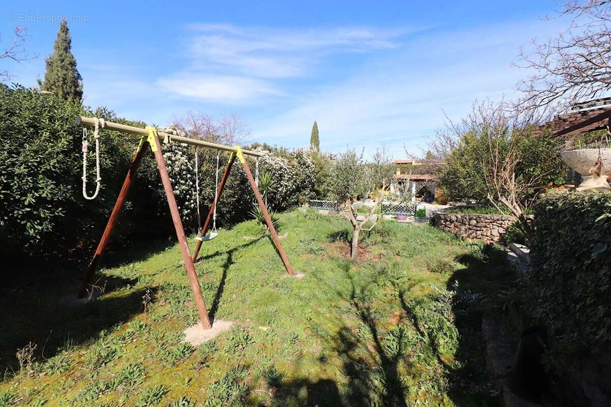 Maison à LE CASTELLET