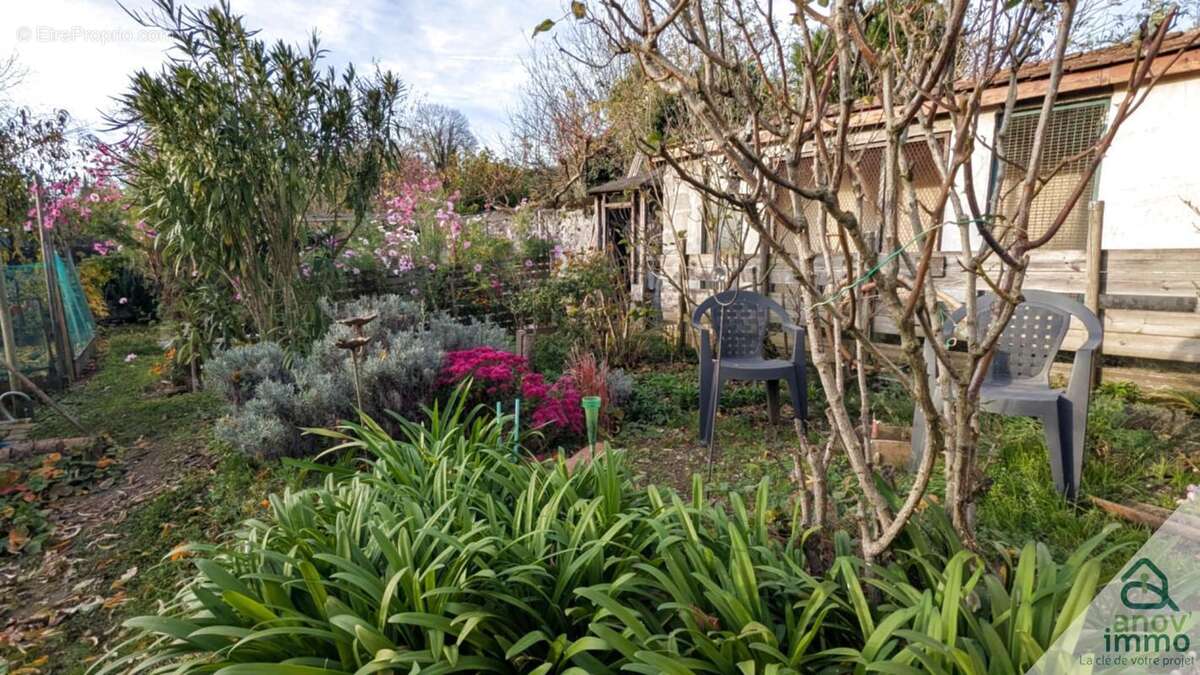 Maison à SAINT-ETIENNE-DE-CROSSEY