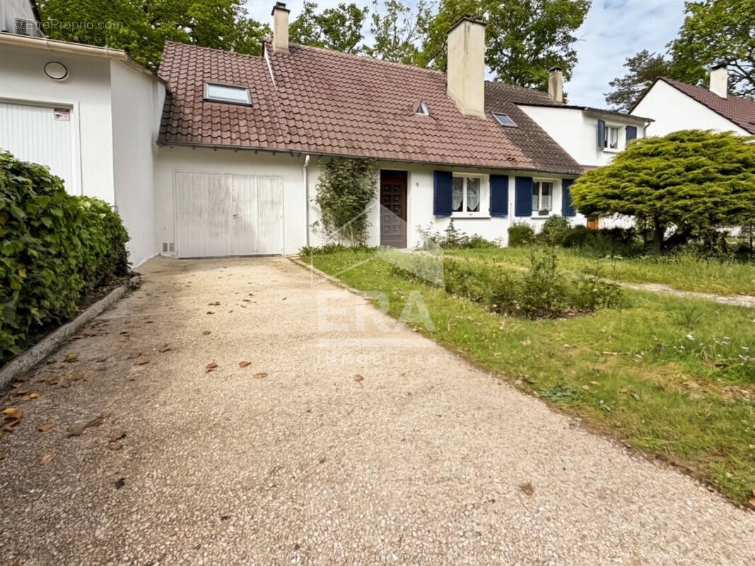 Maison à SAINT-FARGEAU-PONTHIERRY