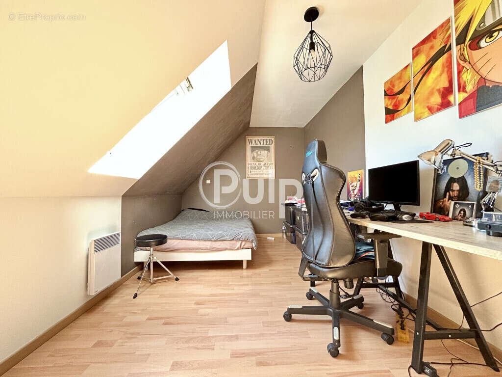 À découvrir sans tarder : belle maison individuelle aux volumes généreux ! - photo 13