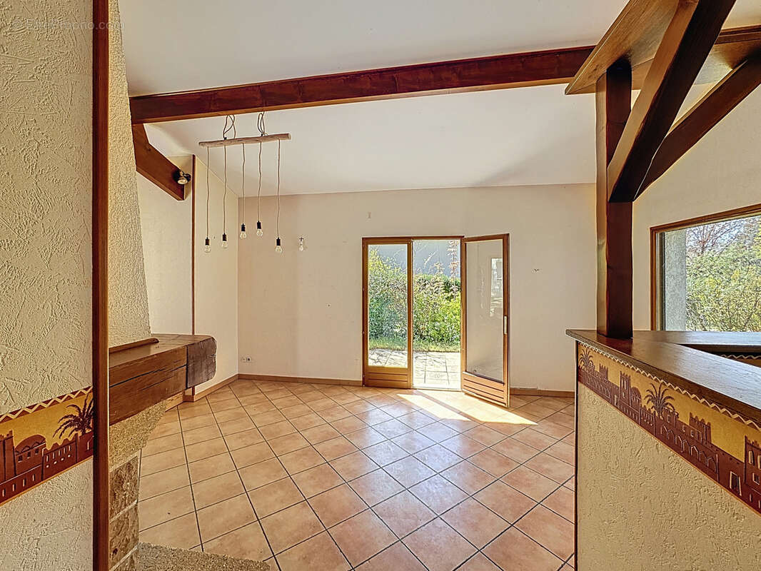 Maison à SAINT-ROMAIN-DE-JALIONAS