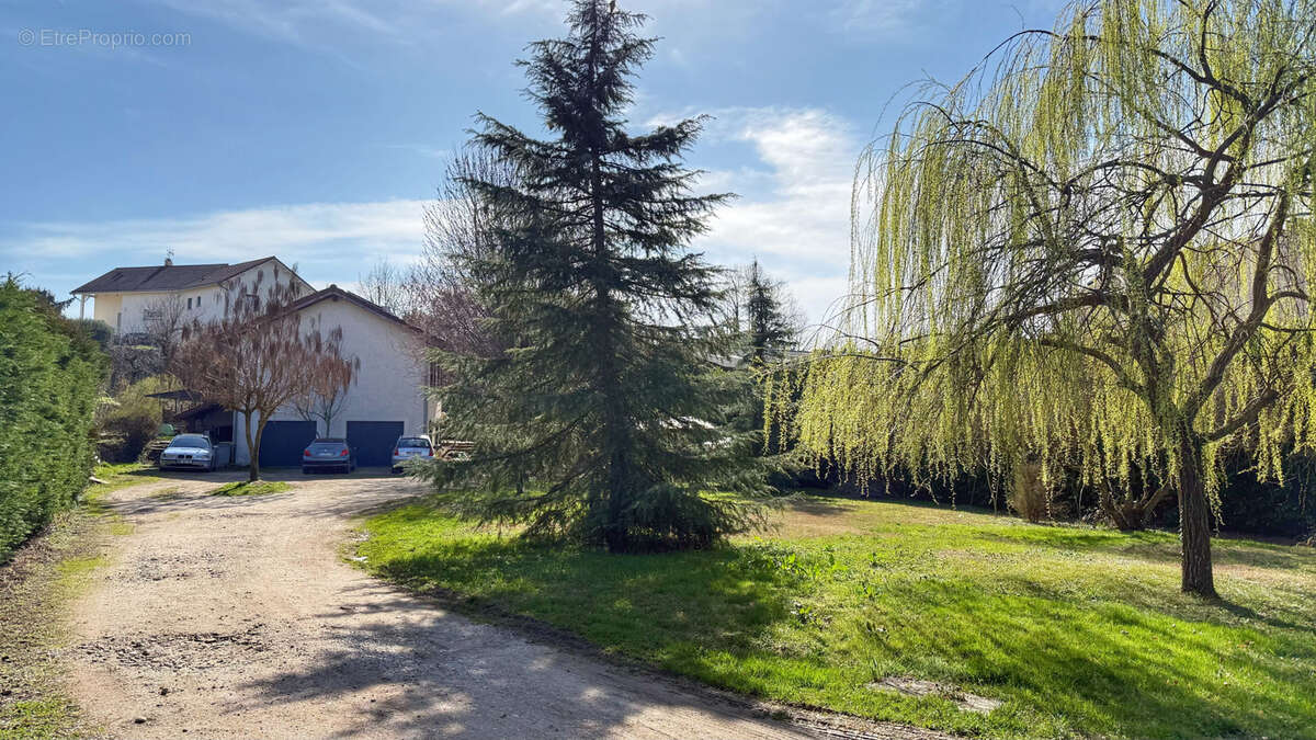 Maison à CHARNECLES