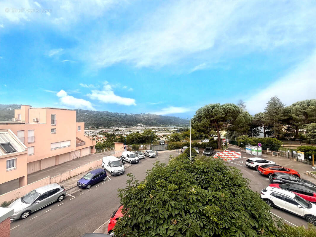 Appartement à CARROS