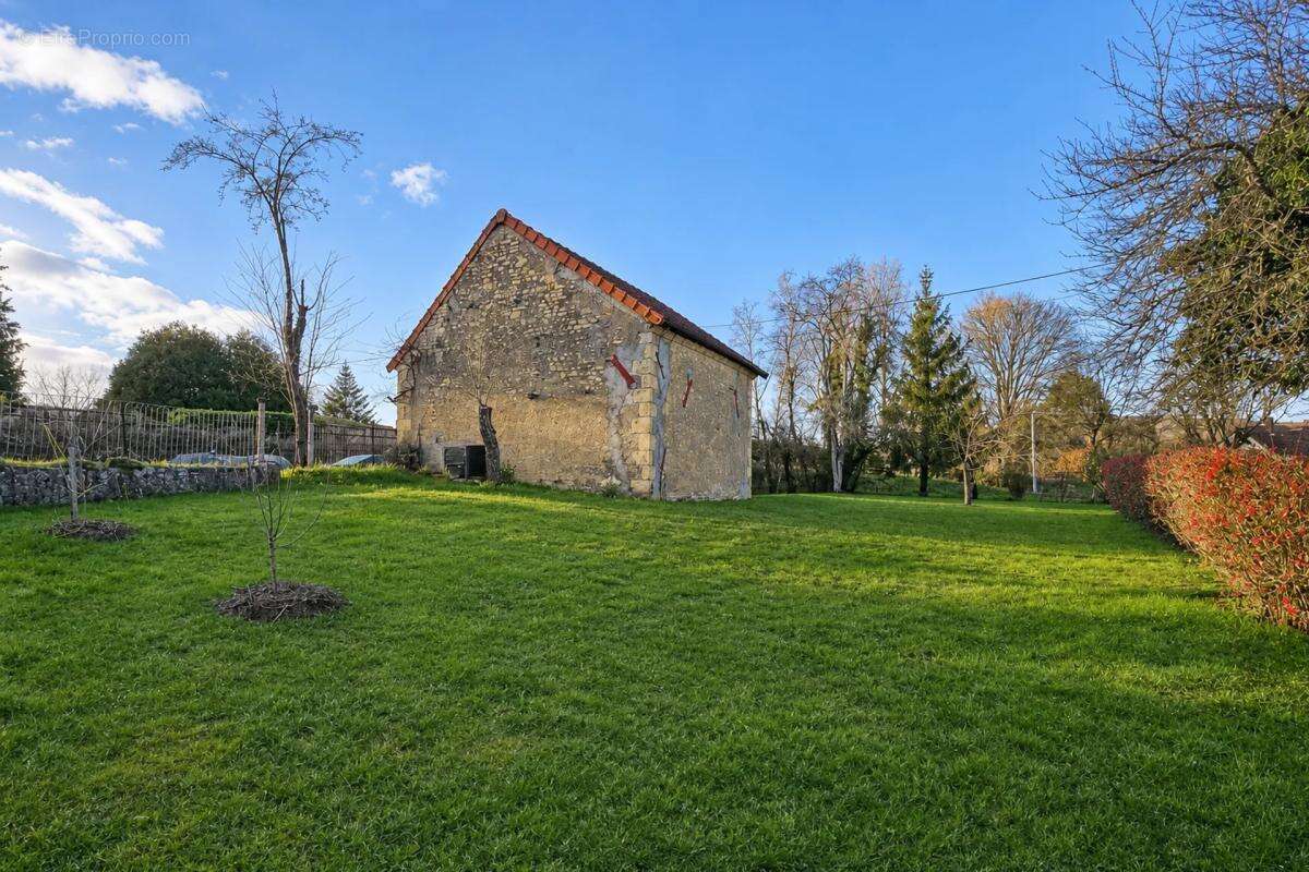 Charmante maison 3 pièces avec grand terrain - photo 13