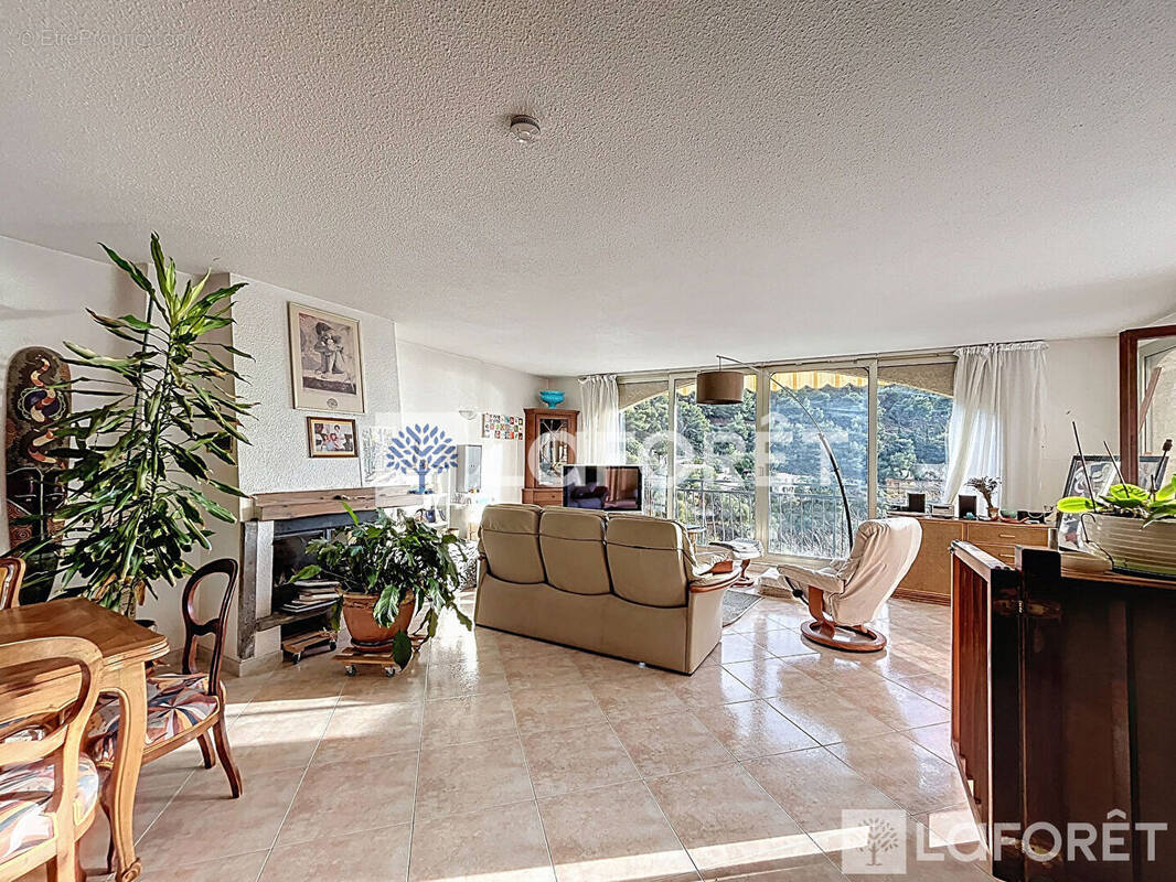 Appartement à ROQUEBRUNE-CAP-MARTIN