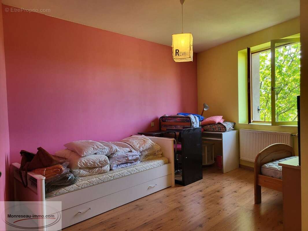 Maison à AZE