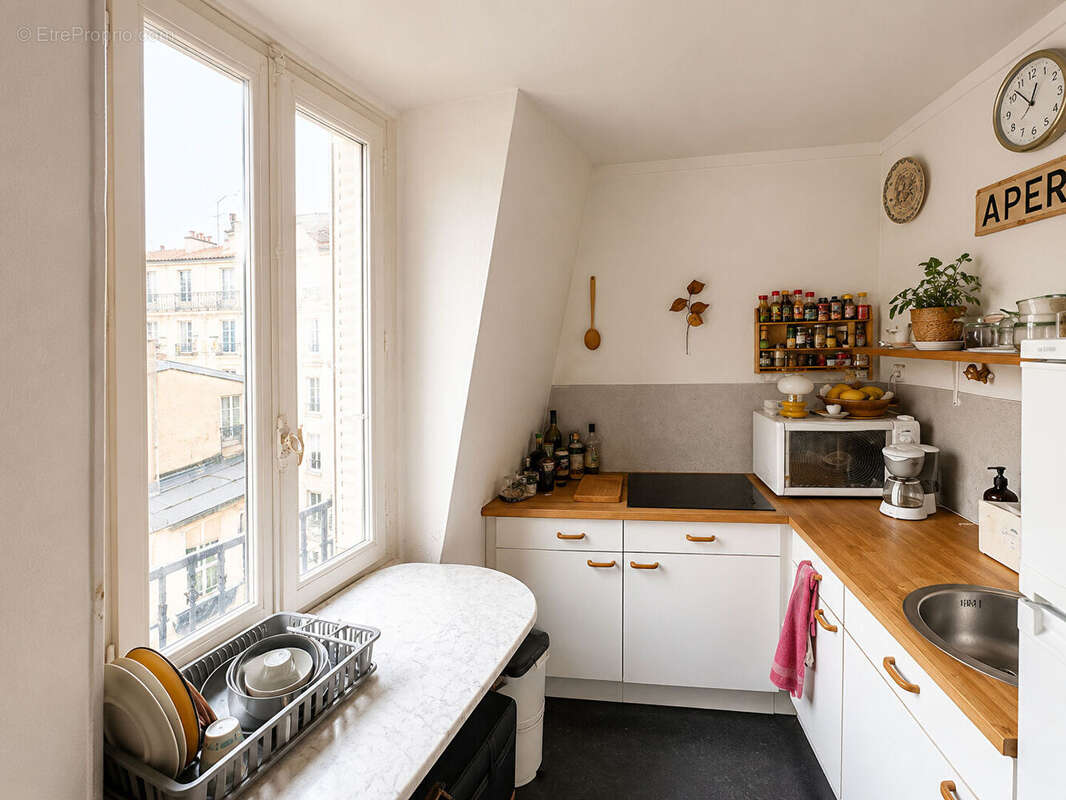 Appartement à PARIS-14E