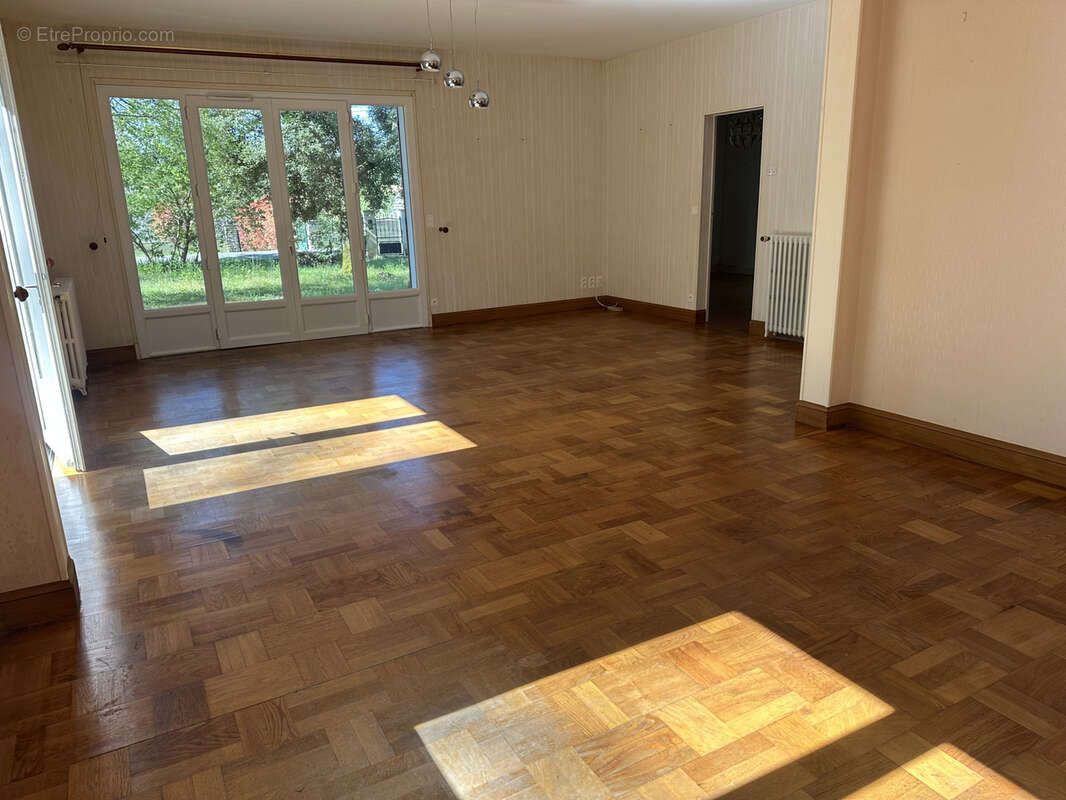 Maison à SAINT-BRICE