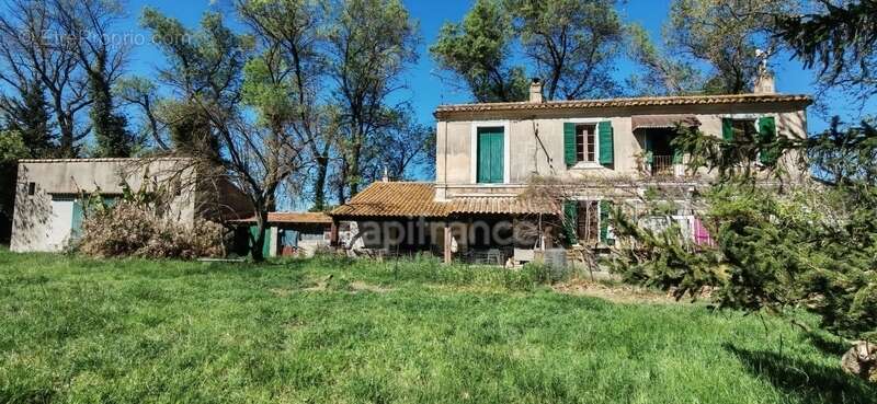 Maison à FONTVIEILLE