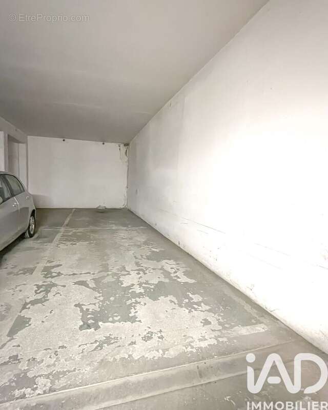 Photo 2 - Parking à LEVALLOIS-PERRET
