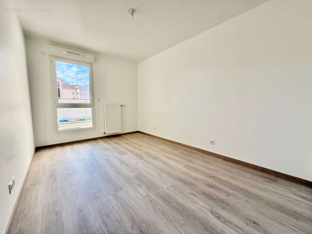 Appartement à LE PEAGE-DE-ROUSSILLON