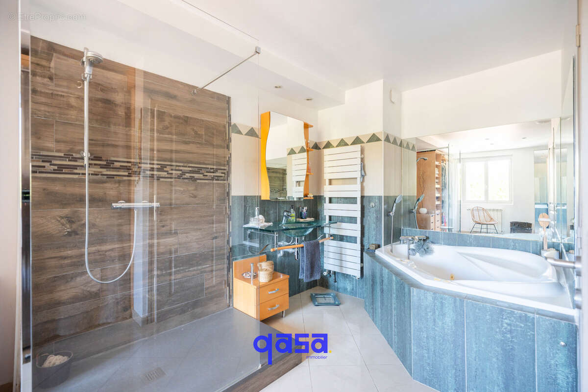 Appartement à MARSEILLE-7E