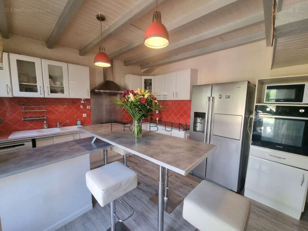 Maison T4 avec garage, piscine et dépendance T3 - photo 9
