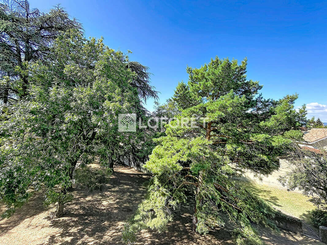 Appartement à SATHONAY-CAMP