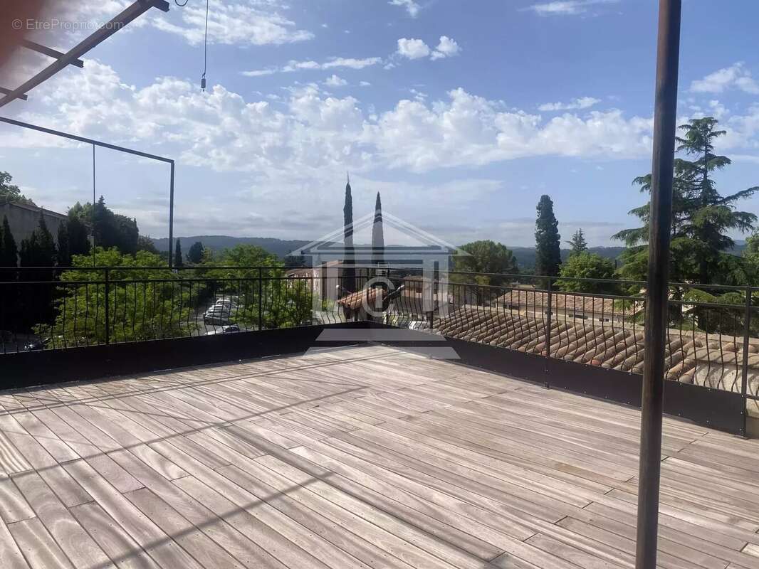 Appartement à FAYENCE