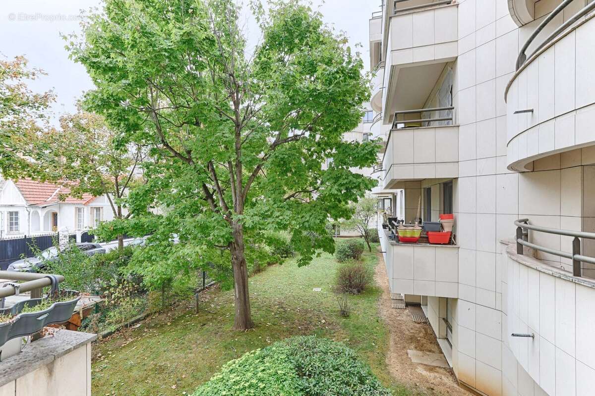 Appartement à COURBEVOIE