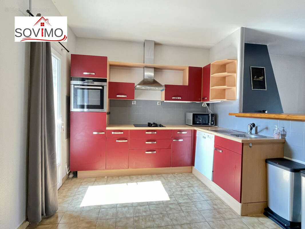 Laissez vous seduire par cette maison de campagne en pierre, nichée sur 3,41 ha en bord de rivière - photo 7
