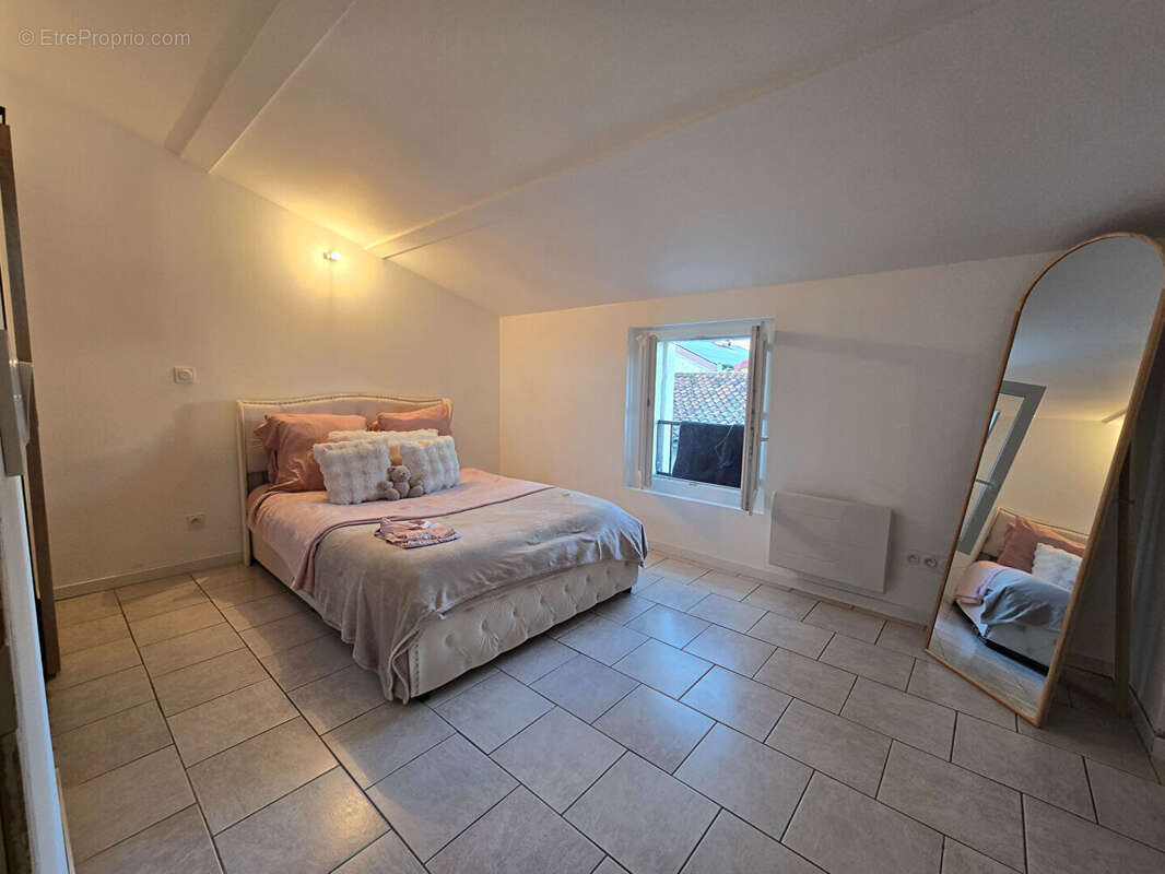 Maison à JONQUIERES-SAINT-VINCENT