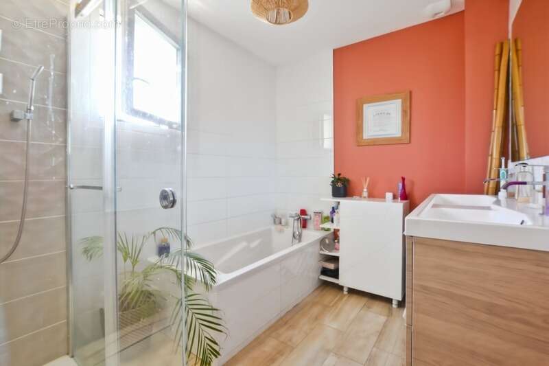 Maison à ESPONDEILHAN