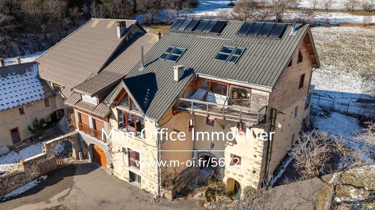 Référence : 5672-MBE - Appartement Type 4 - Vue Mont Dauphin - photo 2