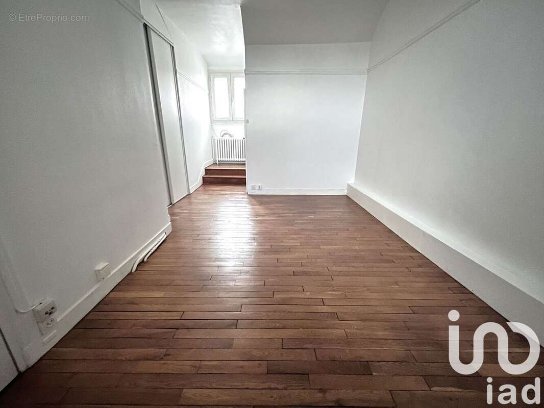 Photo 4 - Appartement à COURBEVOIE