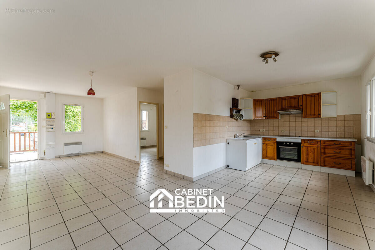 Appartement à PARENTIS-EN-BORN