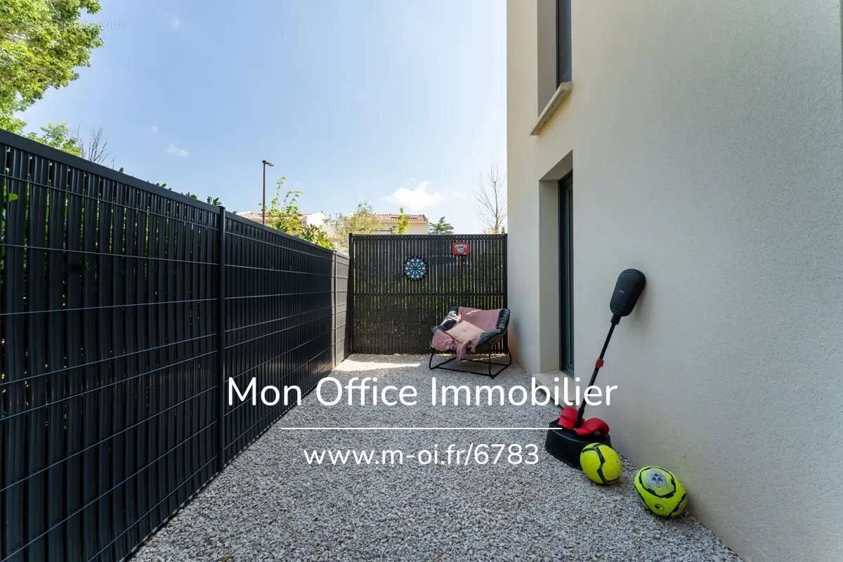 Appartement à EGUILLES