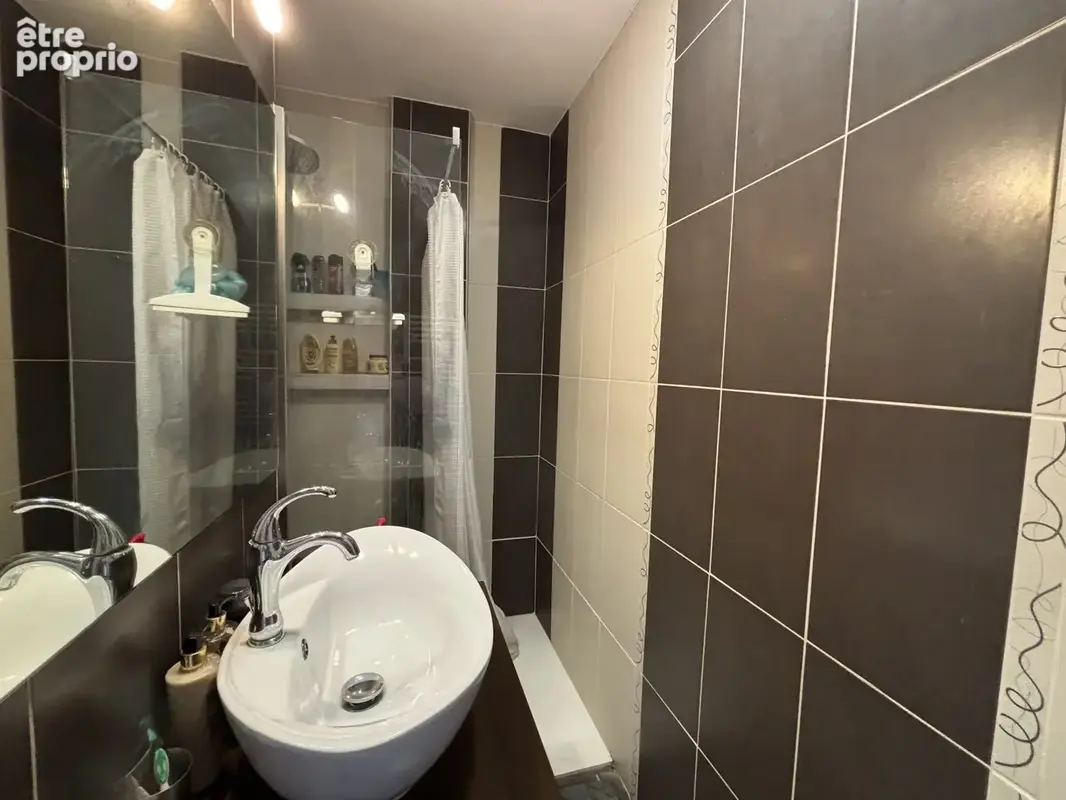 Appartement 4 pièces 64 m² à vendre à Romans-Sur-Isere (26100) - photo 8