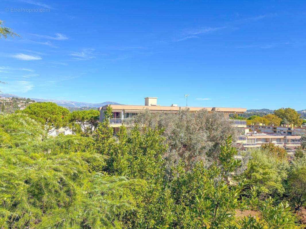 Appartement à MANDELIEU-LA-NAPOULE