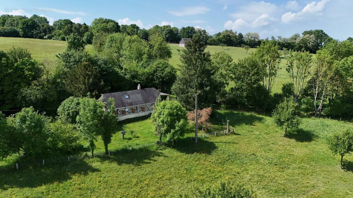 Maison à SAINT-PIERRE-SUR-DIVES