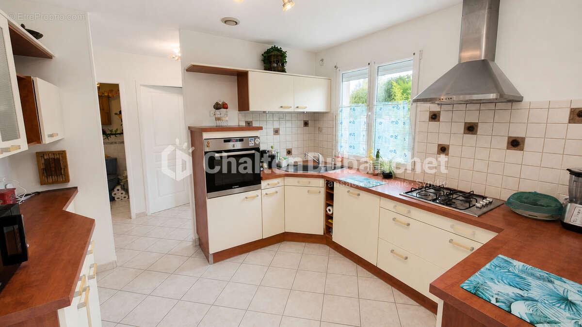 Maison 124 m² à Civens  - photo 6