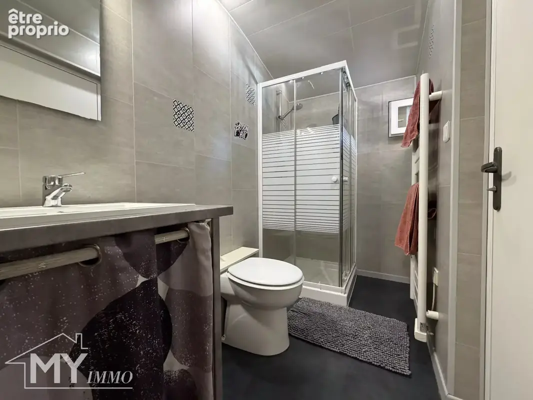 LA FORCE : Maison de 185 m² avec 5 chambres, jardin et piscine. - photo 18