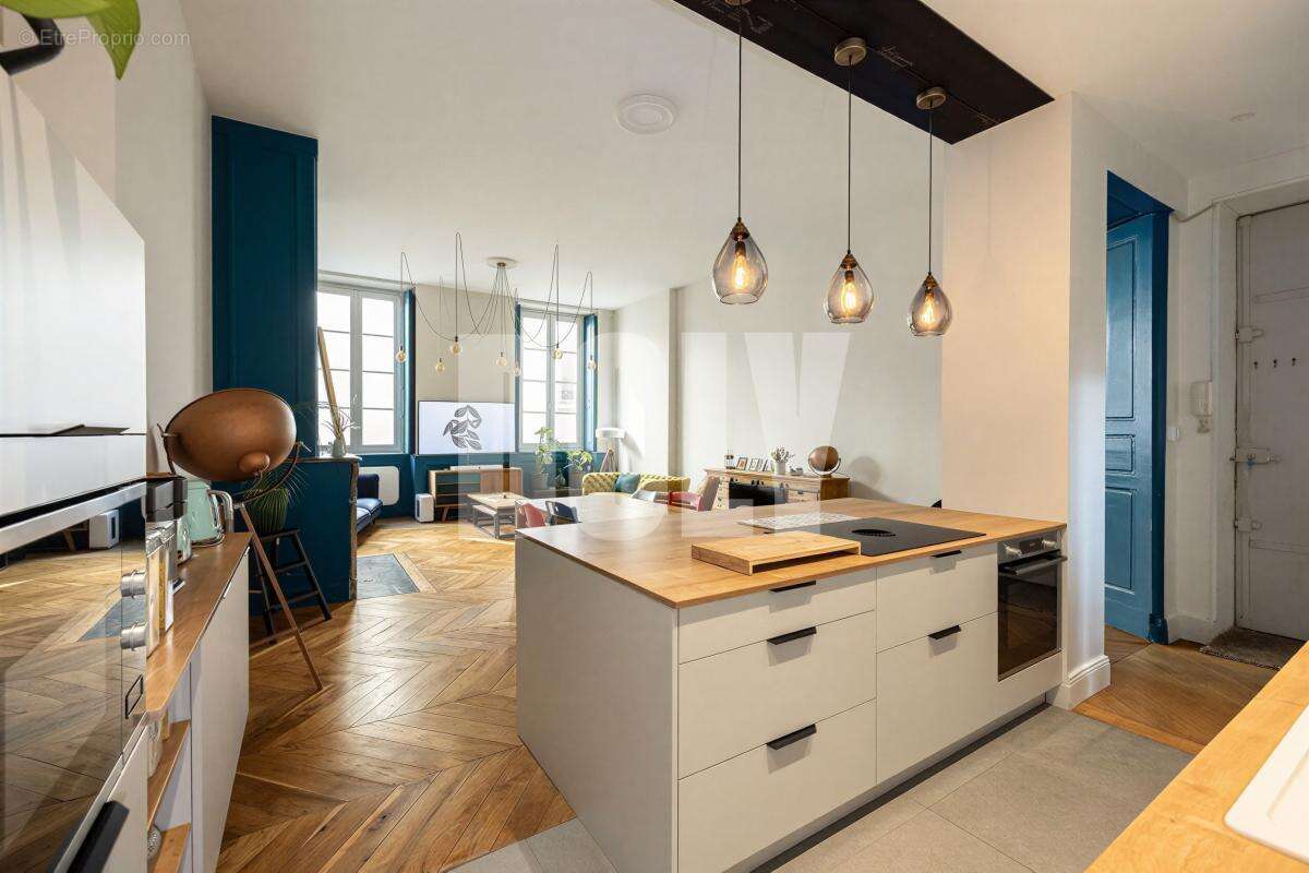 Rue Blanche – Appartement 2 chambres avec charme parisien - photo 2