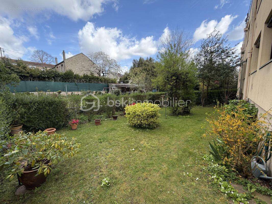 Appartement à CORBEIL-ESSONNES