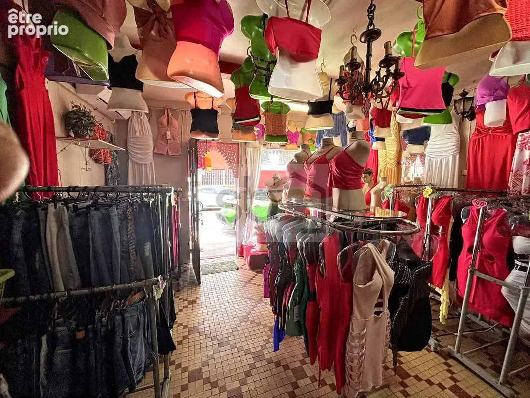 Local commercial cœur historique de Cayenne — quartier en damier - photo 3