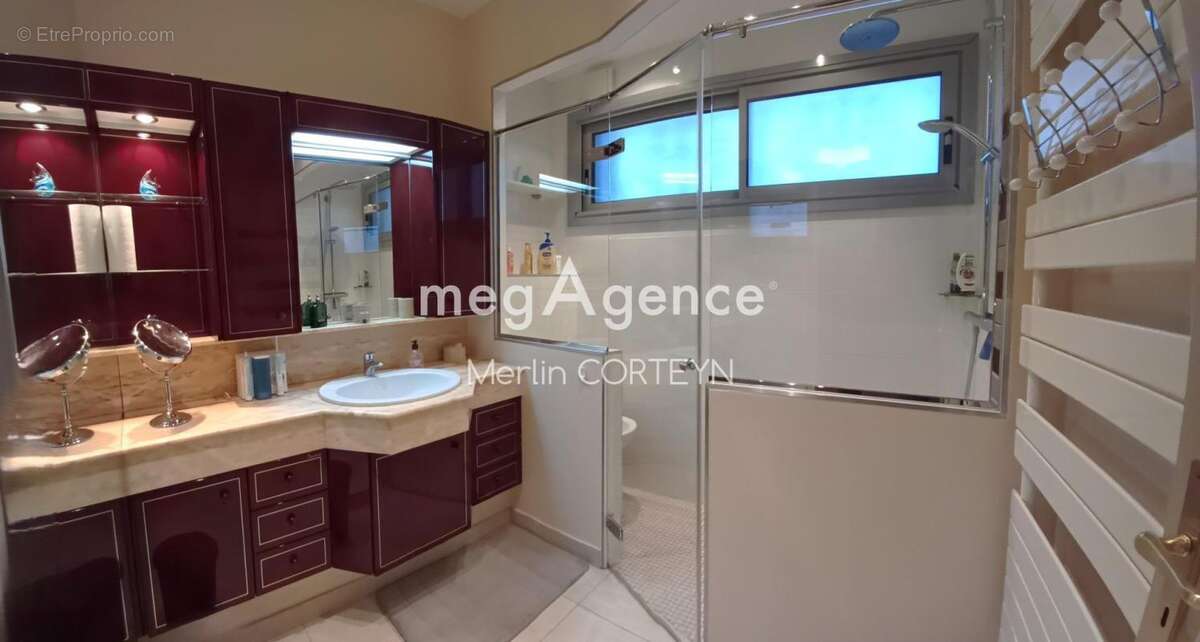 Maison à LE VIVIER-SUR-MER