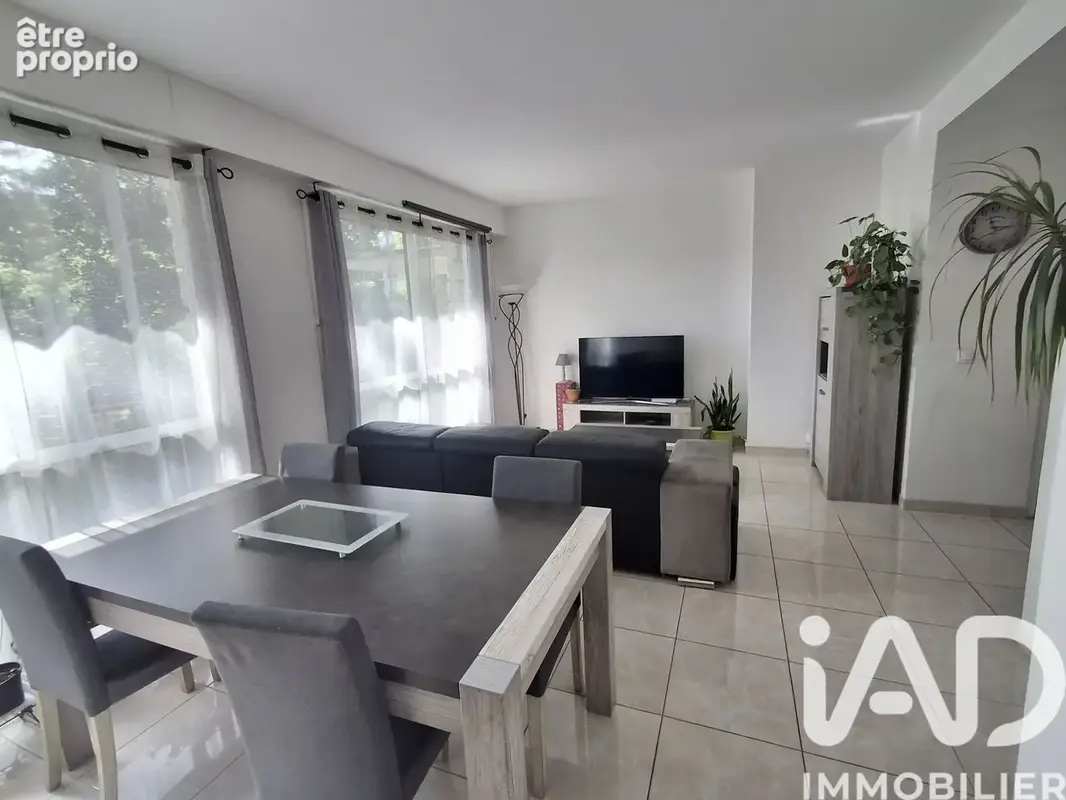 Photo 1 - Appartement à SAINT-GRATIEN