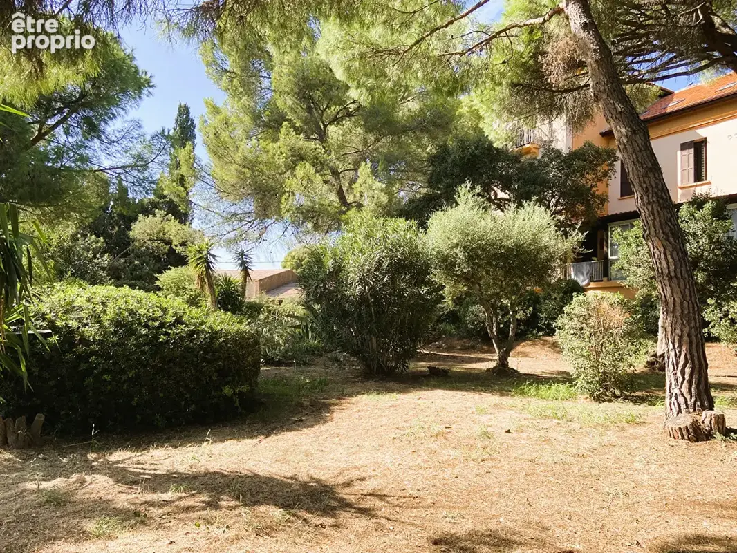 Appartement T1 à vendre à La Londe-les-Maures avec vue mer - Idéal investisseur - photo 9