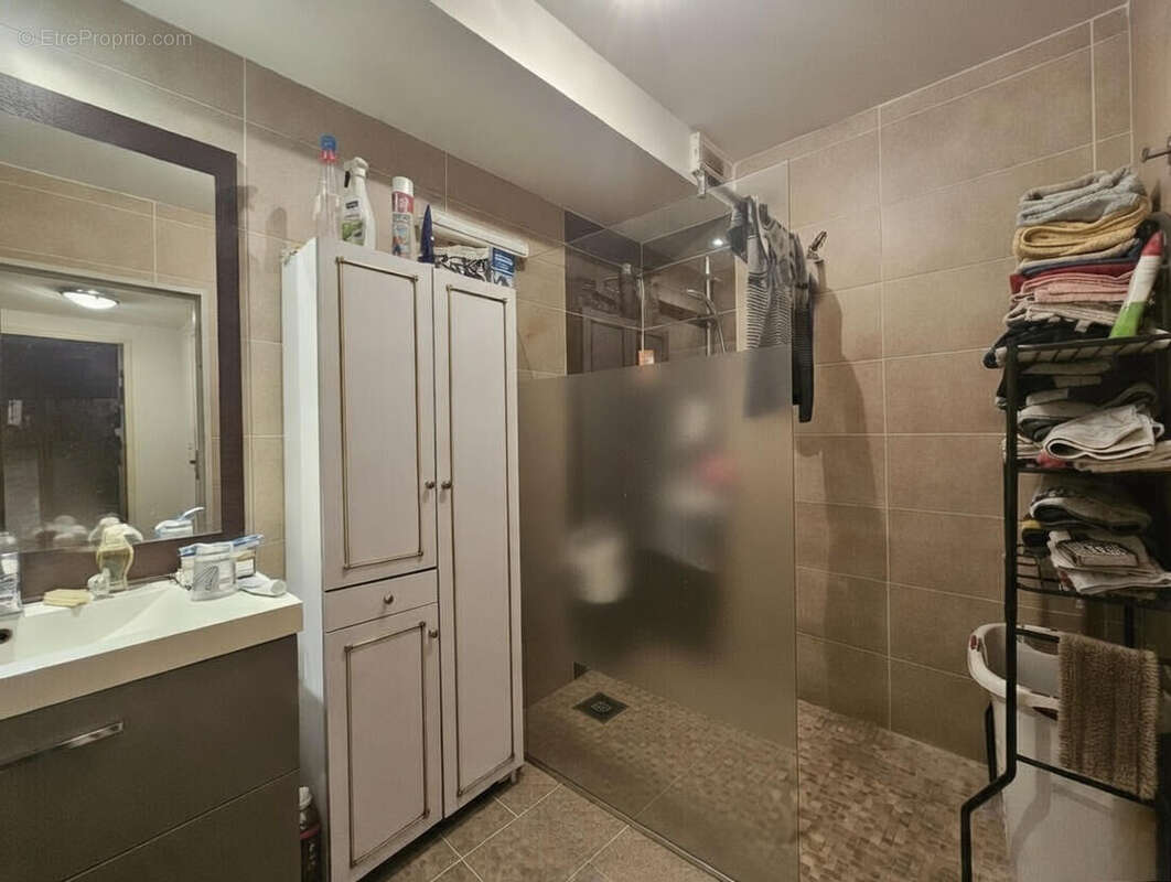Appartement à LA CRAU