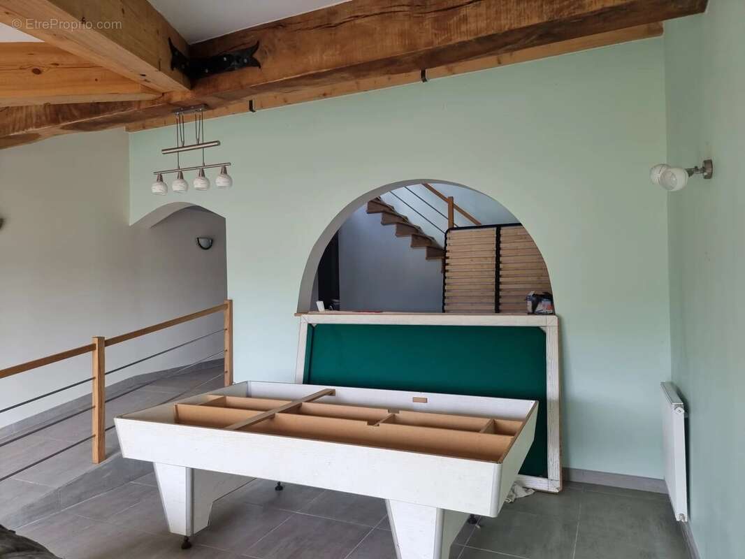 Spacieuse ferme offrant quatre chambres sur 8800m² de jardin - photo 9